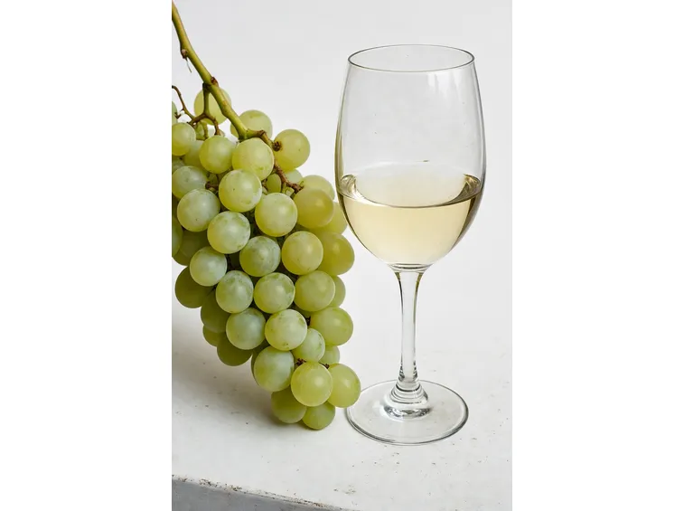 calice e grappolo bianco